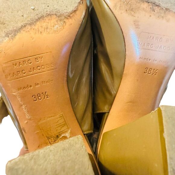 2/$25 - Marc Jacobs Tan Heels - Picture 6 of 11